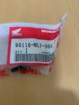Honda 90116-ML7-000 Windscreen Setting Screw VFR750F VFR700F2 Vintage. Fixed Price $6.21.